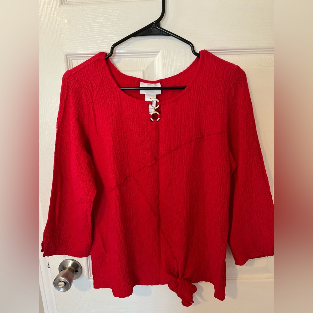 Vintage Alfred Dunner Red Women's Round-Neck Top with Decorative Hardware Medium